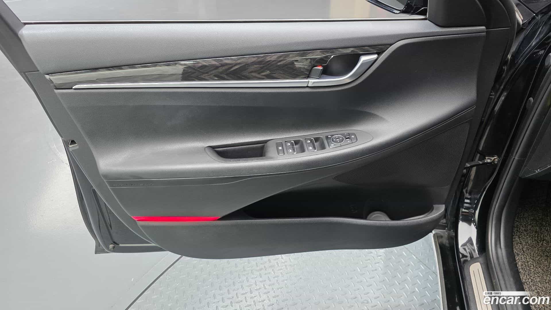 Grandeur Hyundai 2017.10-INNER-034