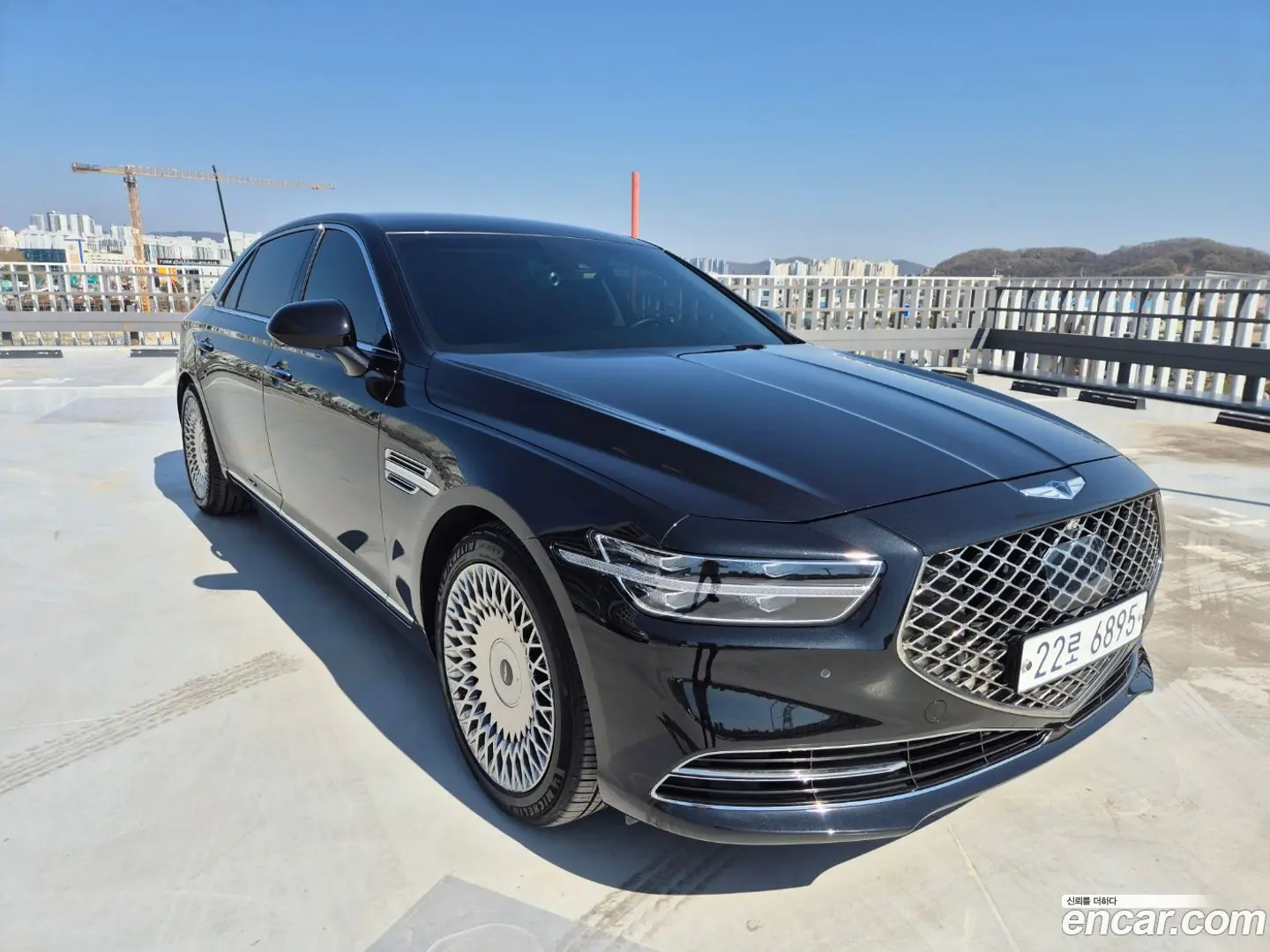 Main__Slider__Photo:G90 Genesis 2019.2-0