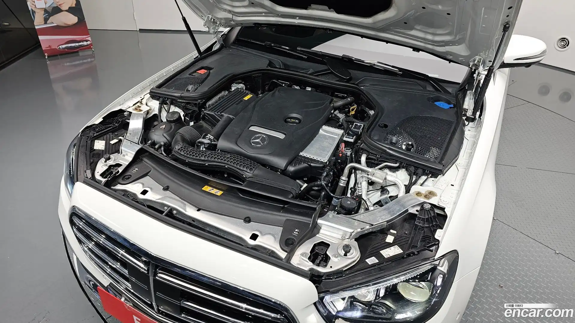 E-Class Mercedes-Benz 2023.9-OUTER-006
