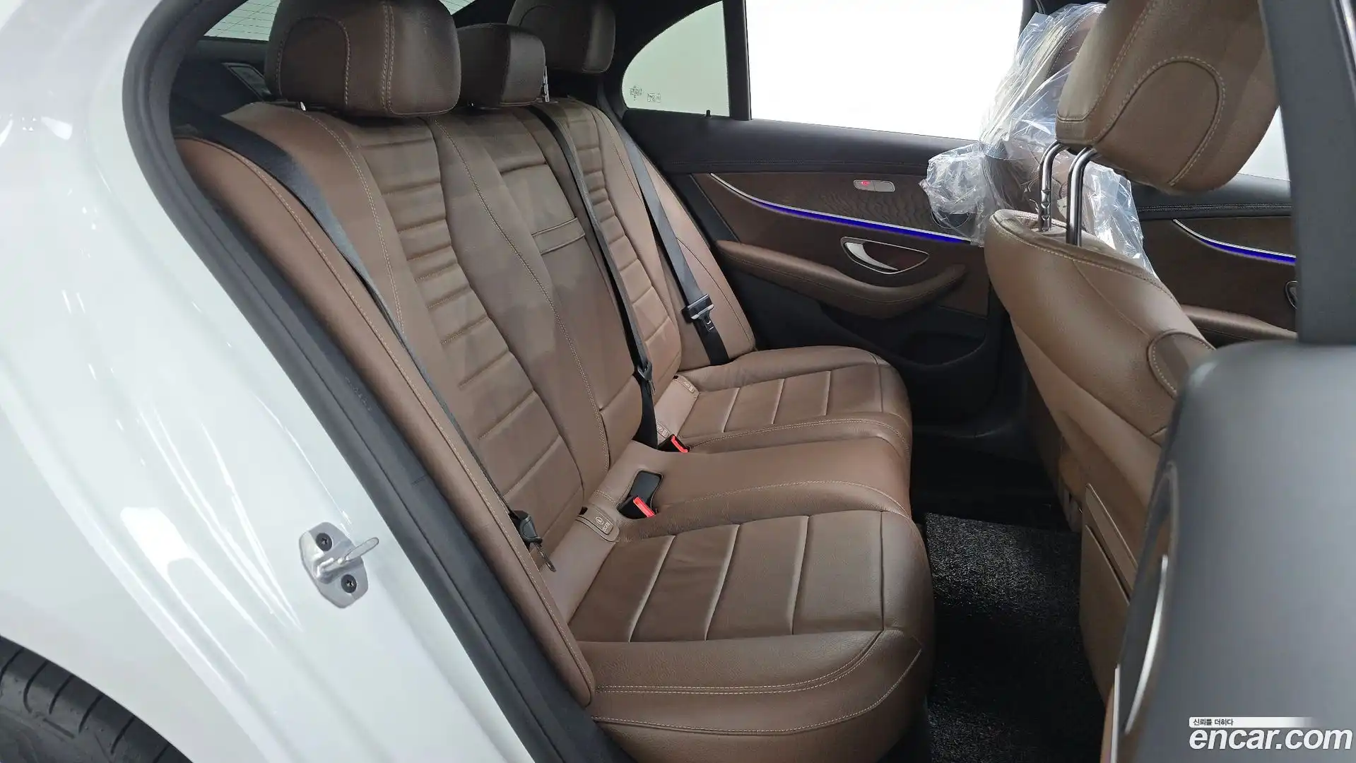 E-Class Mercedes-Benz 2023.9-OPTION-015