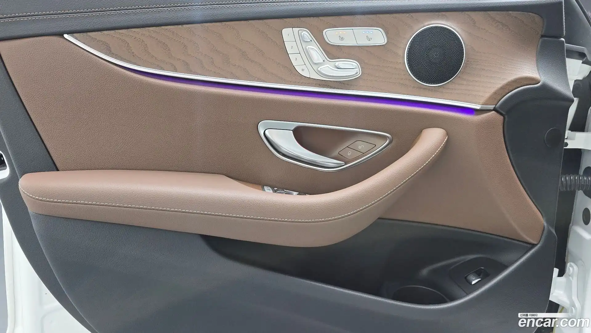 E-Class Mercedes-Benz 2023.9-INNER-034
