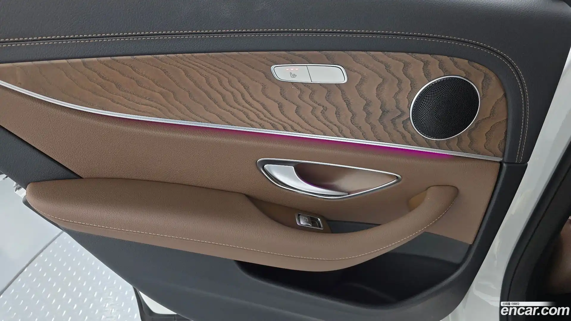 E-Class Mercedes-Benz 2023.9-INNER-035