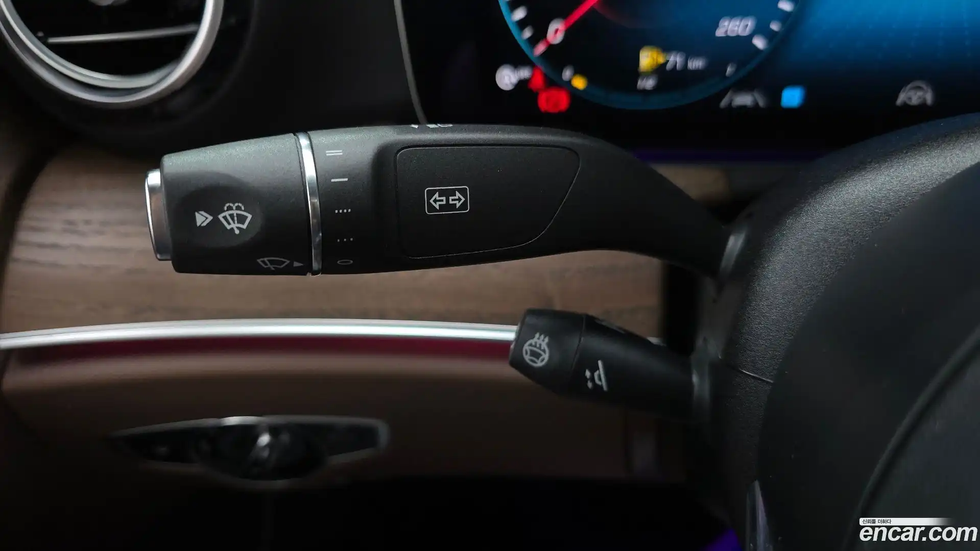 E-Class Mercedes-Benz 2023.9-OPTION-040