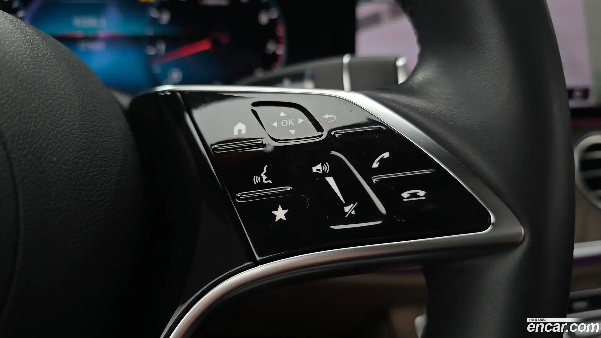 E-Class Mercedes-Benz 2023.9-OPTION-043