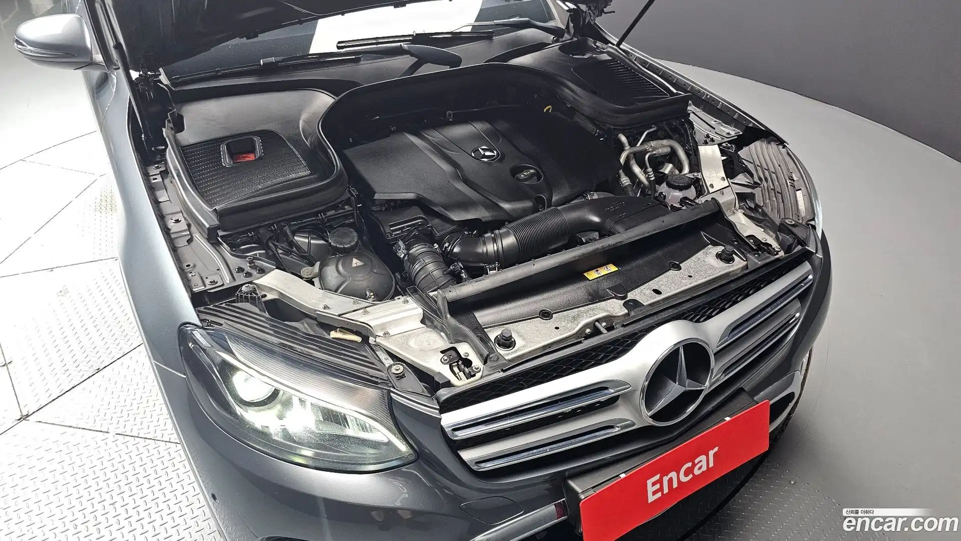 GLC-Class Mercedes-Benz 2017.3-OUTER-006