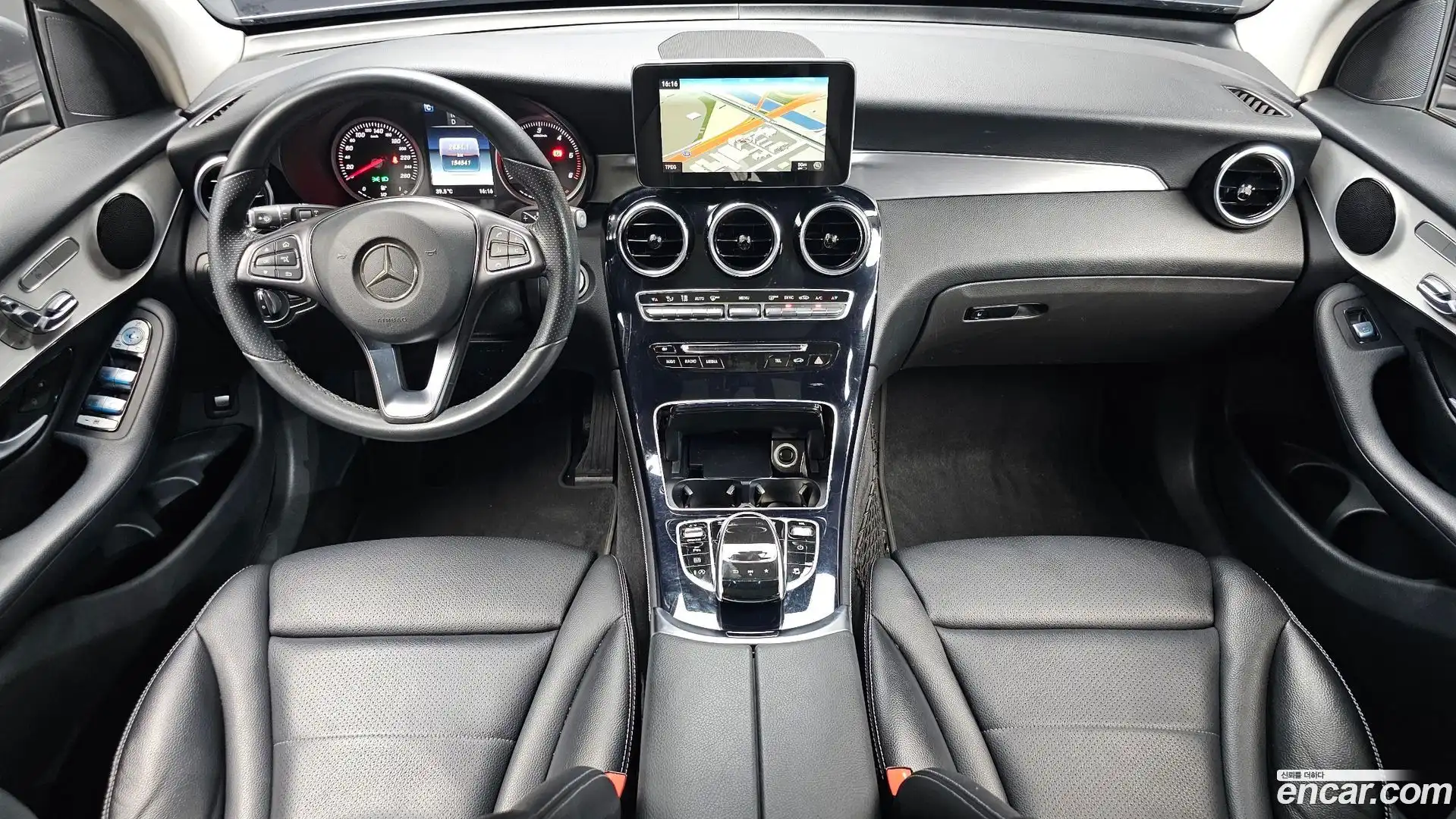 GLC-Class Mercedes-Benz 2017.3-INNER-007
