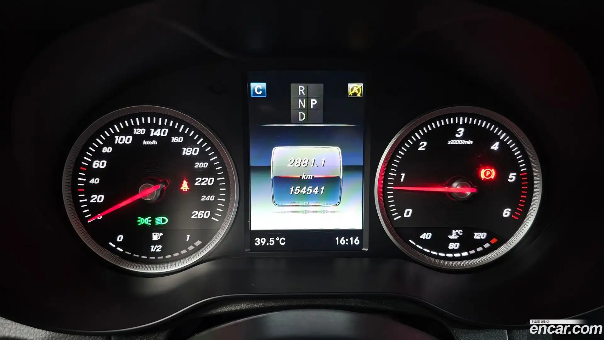 GLC-Class Mercedes-Benz 2017.3-INNER-008