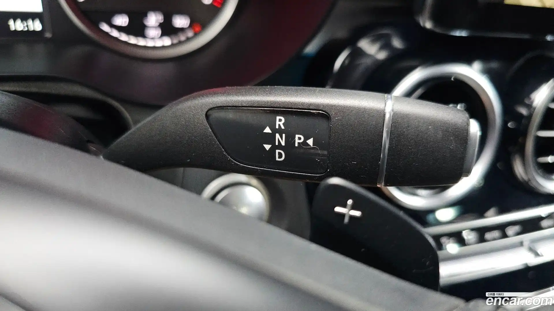 GLC-Class Mercedes-Benz 2017.3-INNER-009