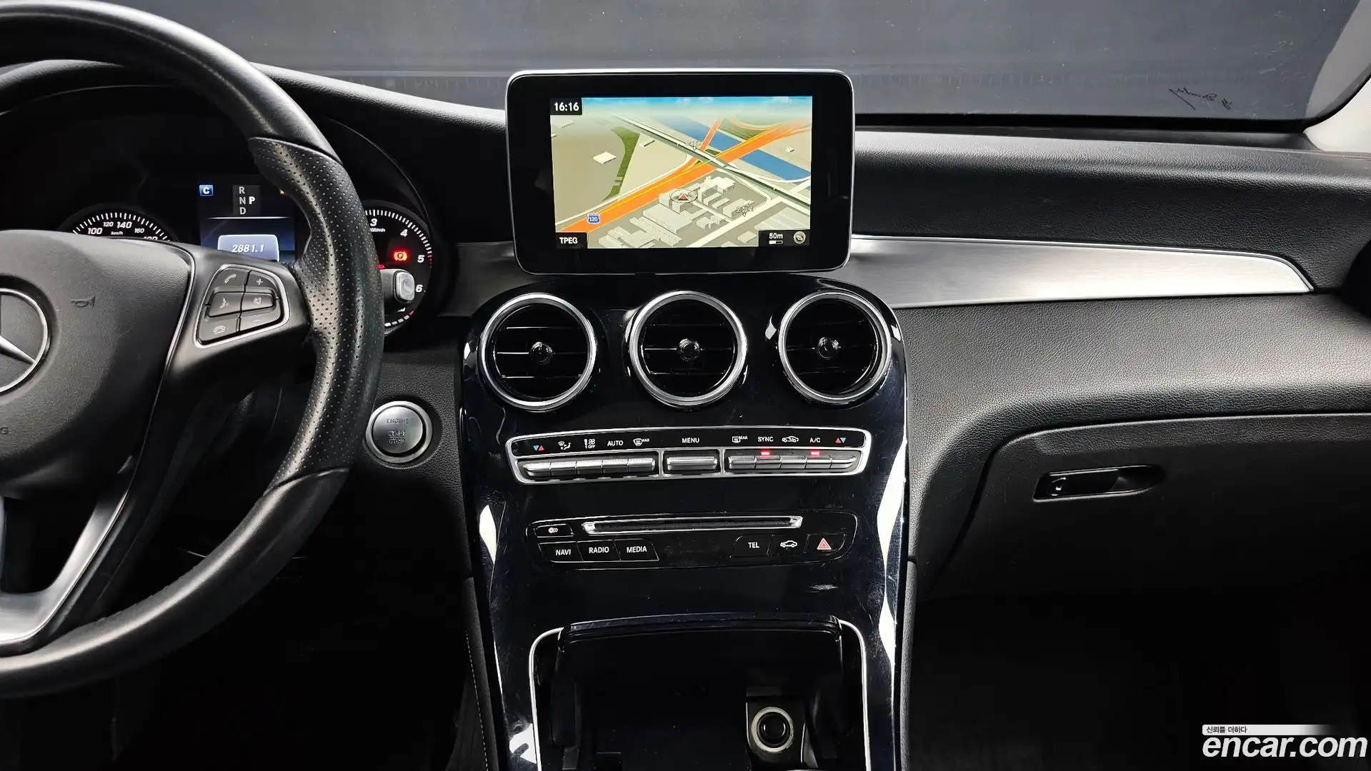 GLC-Class Mercedes-Benz 2017.3-OPTION-017
