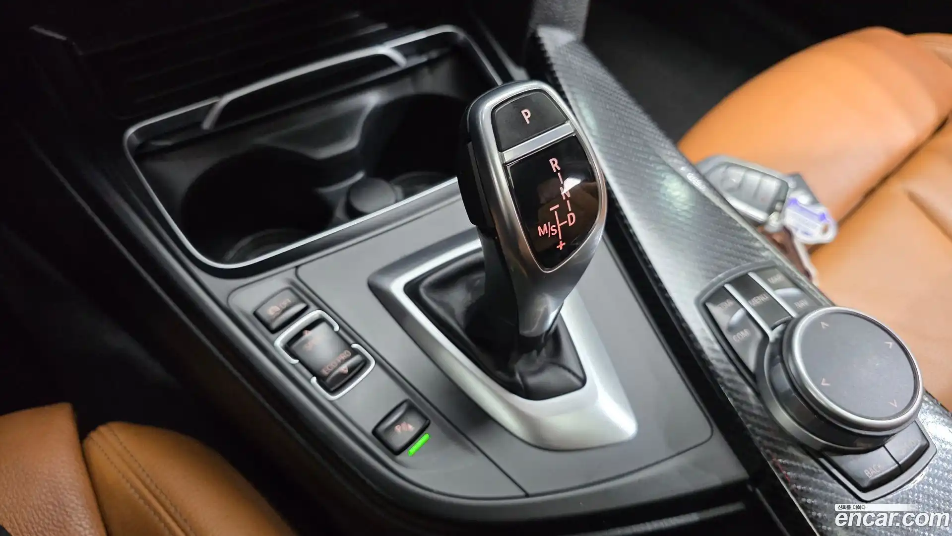 3-Series BMW 2018.3-INNER-009