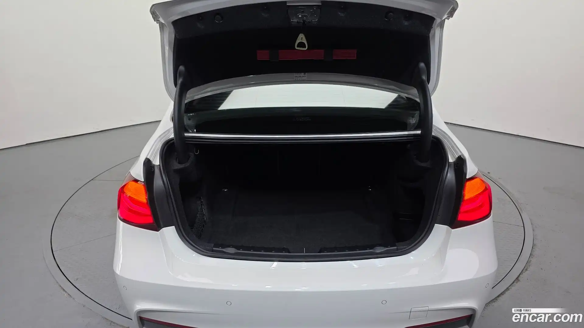 3-Series BMW 2018.3-OPTION-044