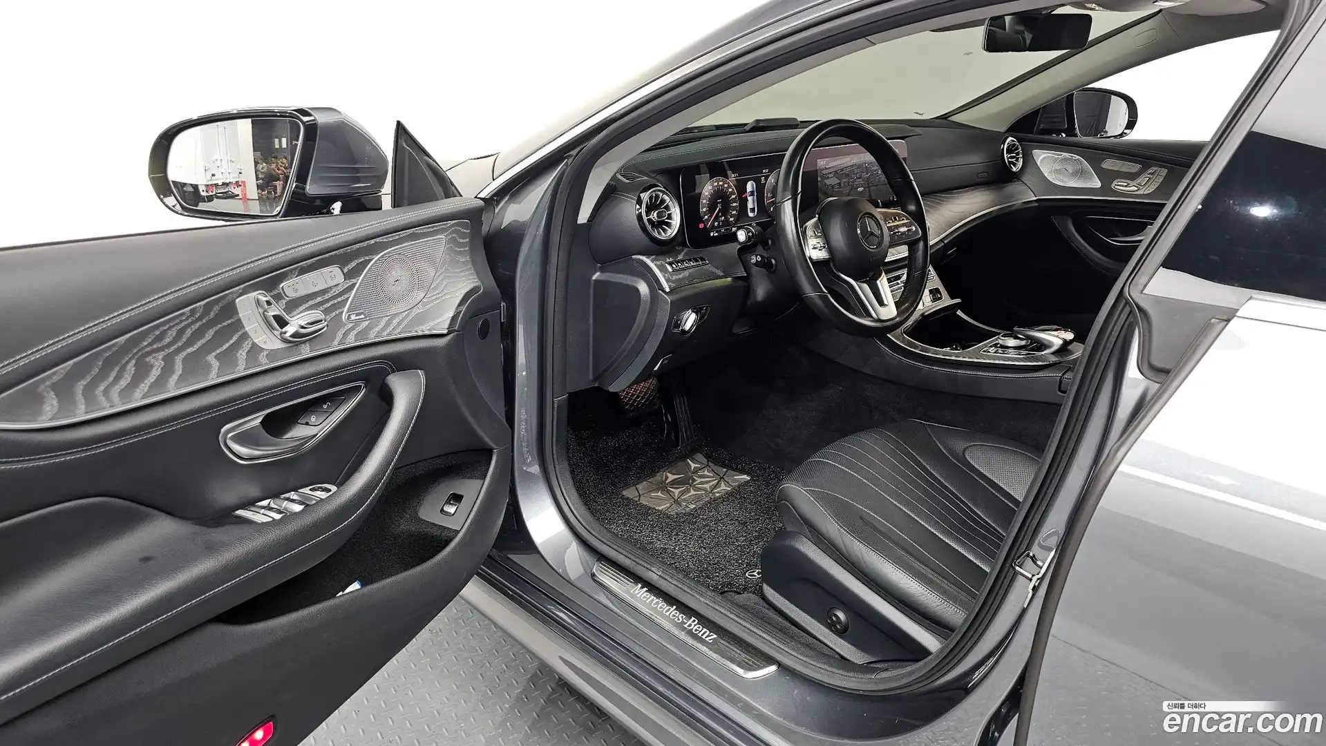 CLS-Class Mercedes-Benz 2019.6-INNER-010