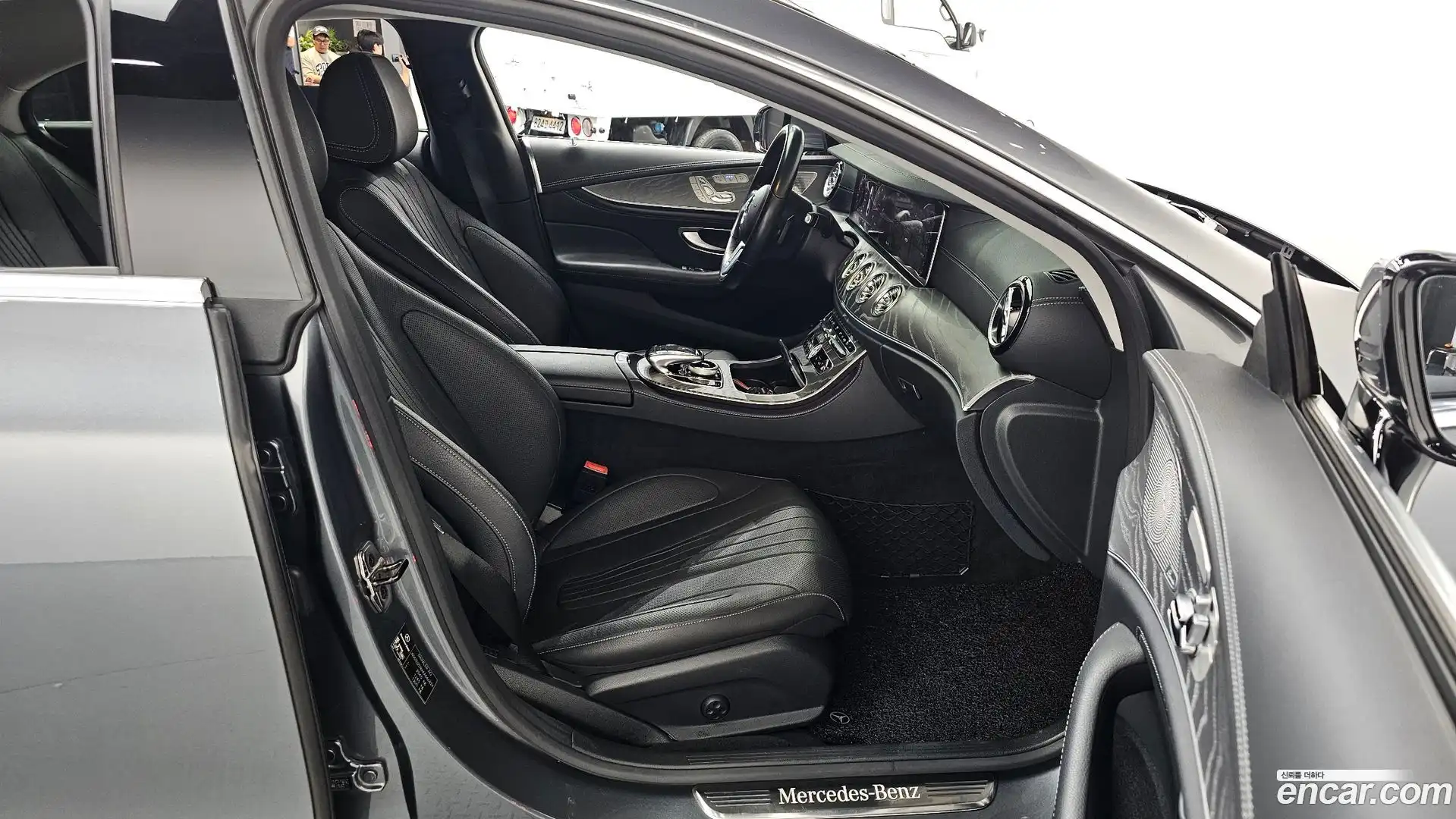 CLS-Class Mercedes-Benz 2019.6-INNER-036
