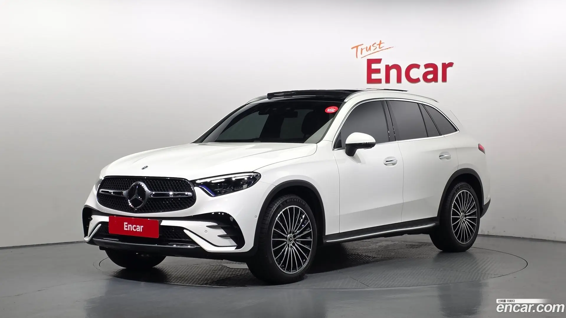 Main__Slider__Photo:GLC-Class Mercedes-Benz 2025.11-0