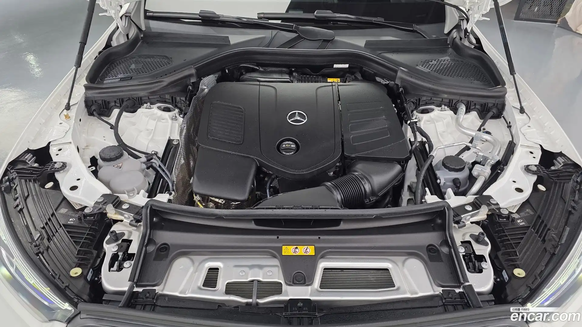 GLC-Class Mercedes-Benz 2025.11-OUTER-006