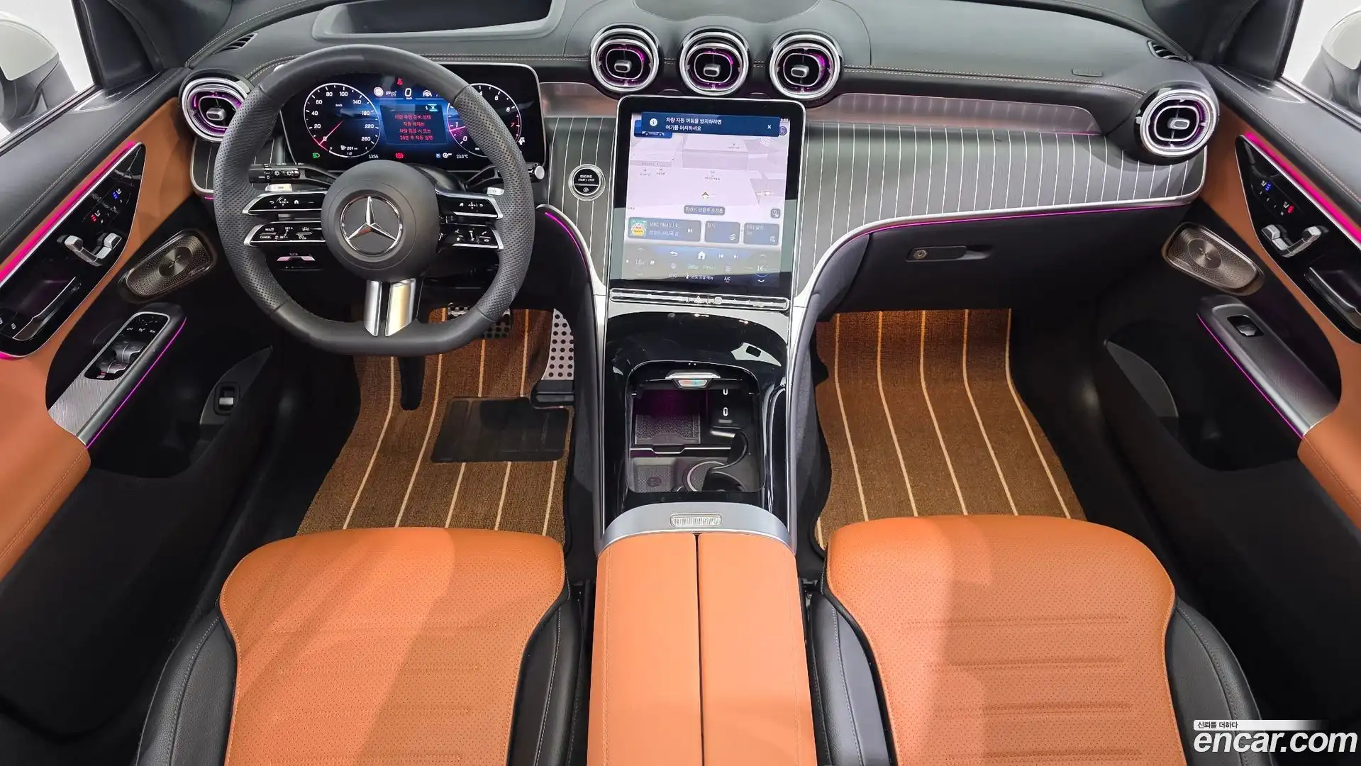 GLC-Class Mercedes-Benz 2025.11-INNER-007
