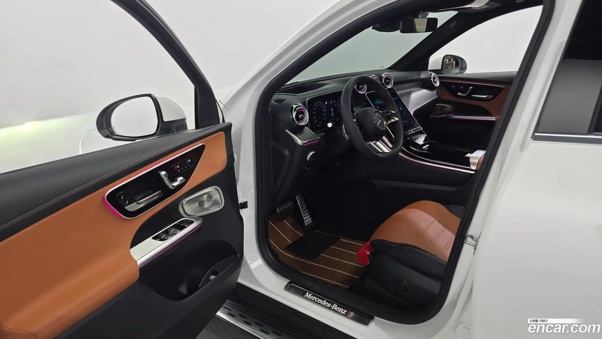 GLC-Class Mercedes-Benz 2025.11-INNER-010