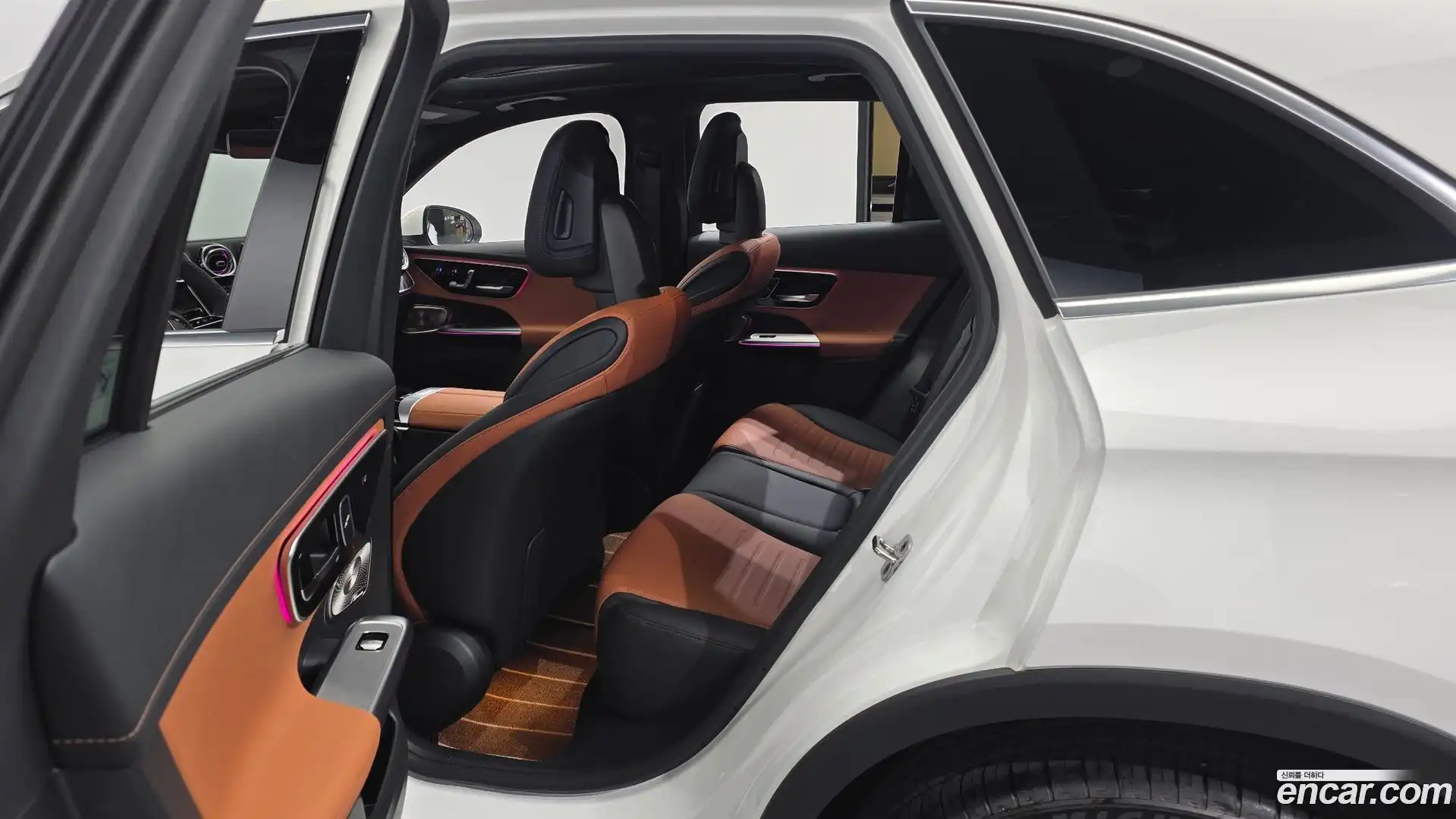 GLC-Class Mercedes-Benz 2025.11-OPTION-015