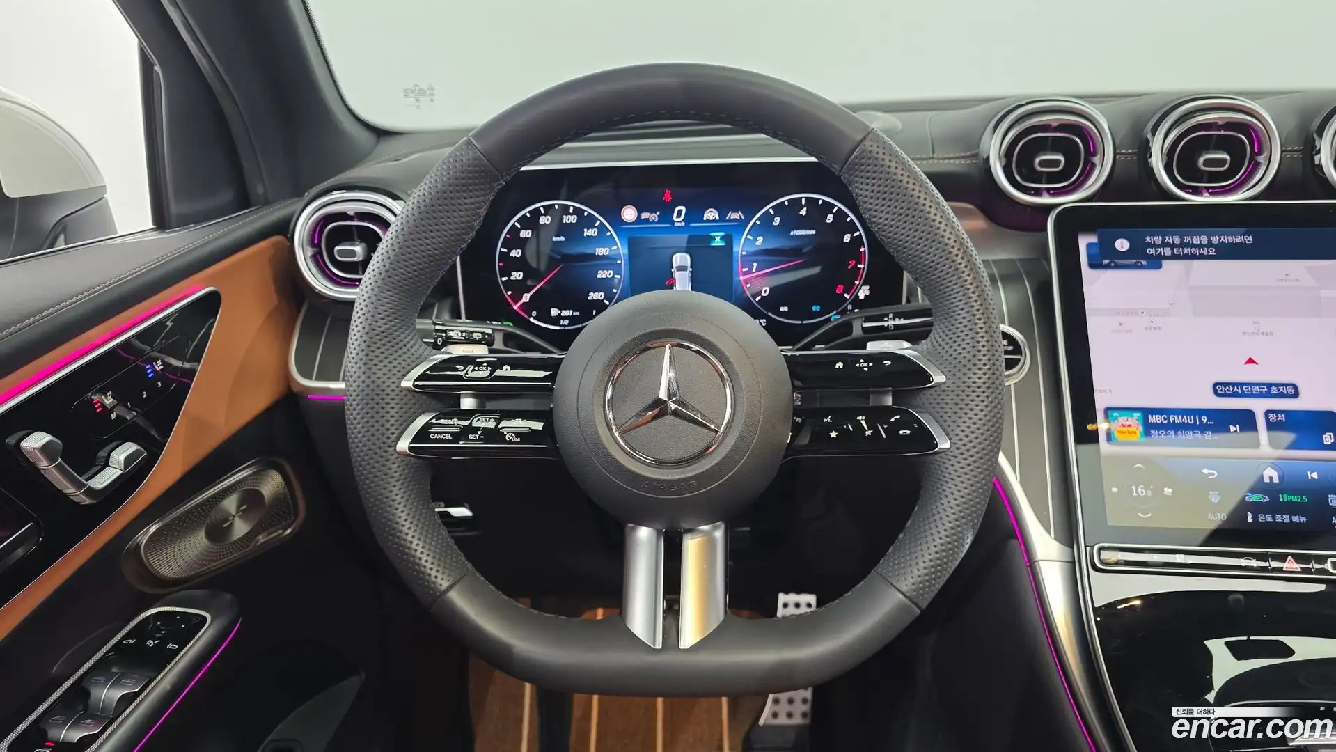 GLC-Class Mercedes-Benz 2025.11-OPTION-017