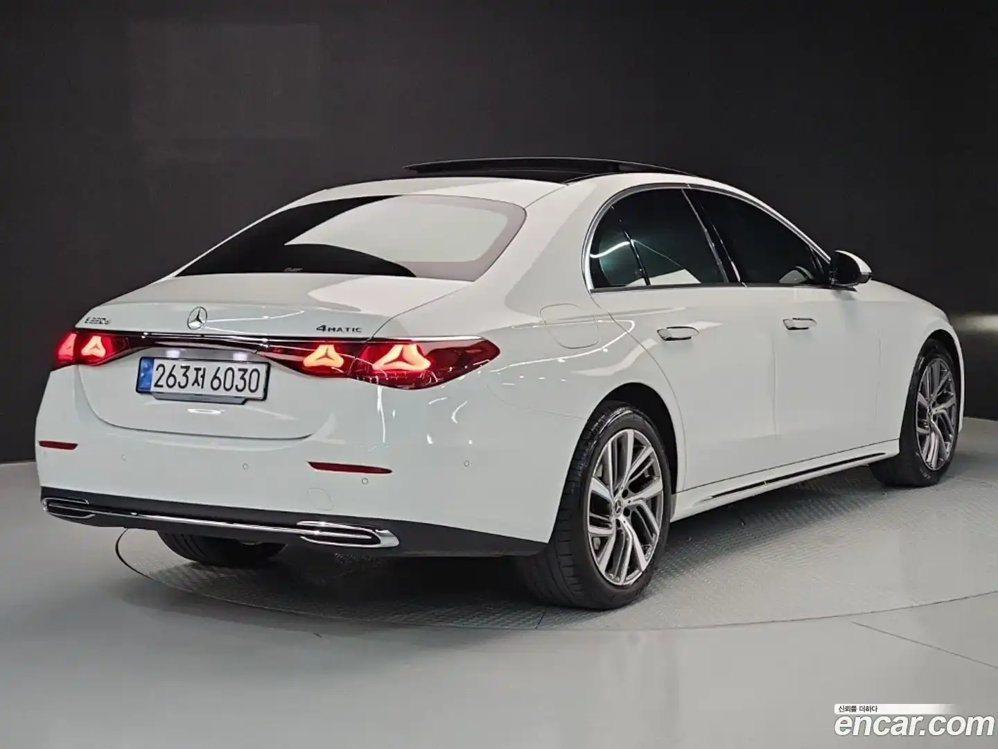 E-Class Mercedes-Benz 2024.9-OUTER-004