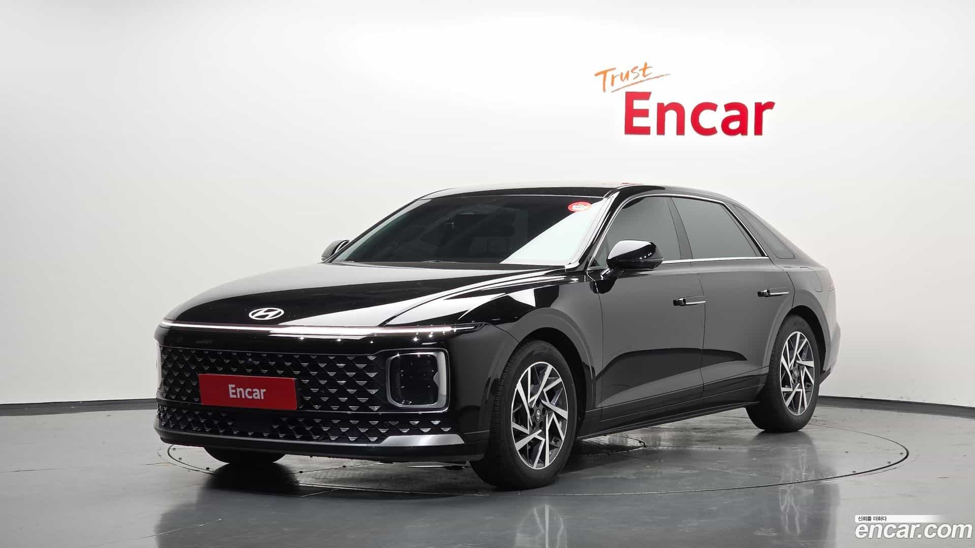 Grandeur Hyundai 2023.4-OUTER-001