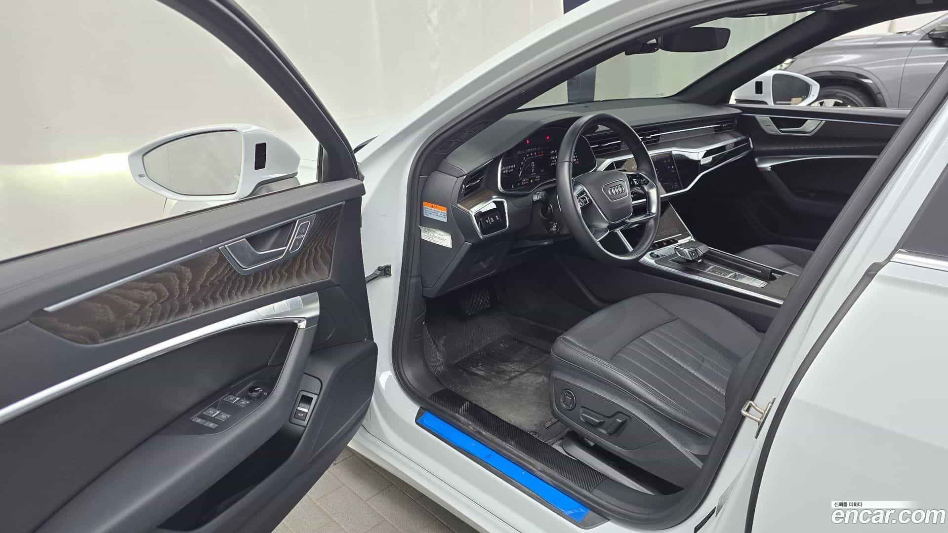 A6 Audi 2021.10-INNER-010