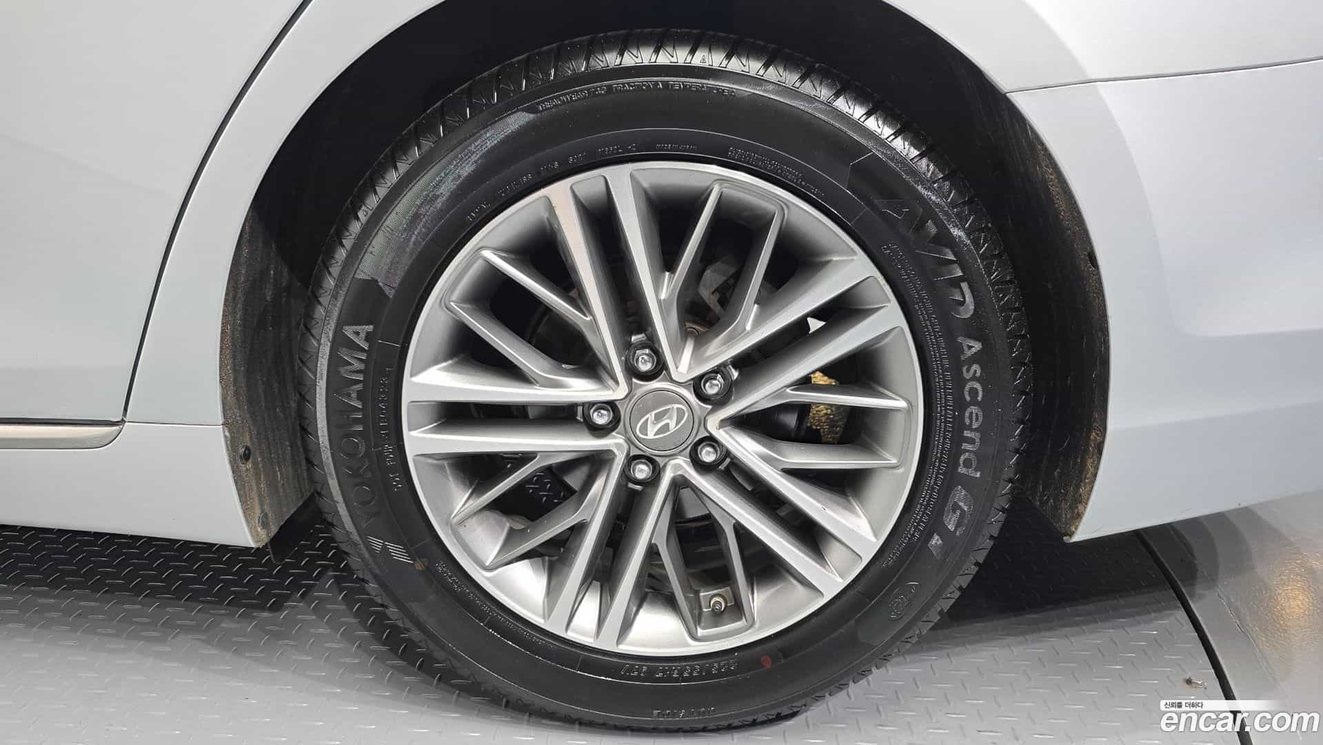 Grandeur Hyundai 2017.7-OUTER-031