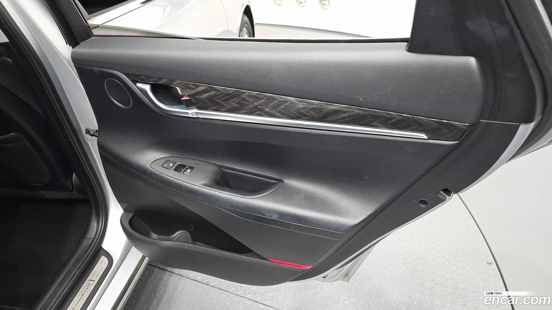 Grandeur Hyundai 2017.7-INNER-035