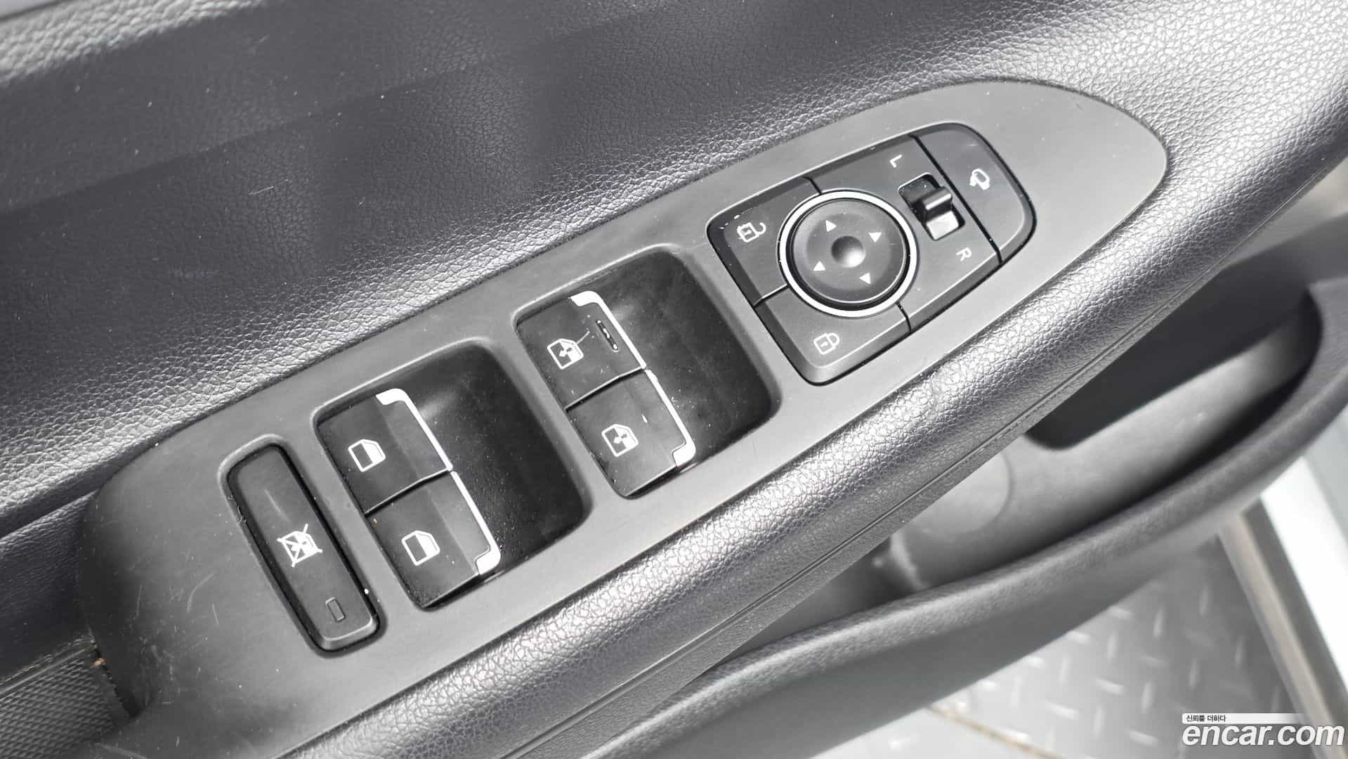 Grandeur Hyundai 2017.7-OPTION-042