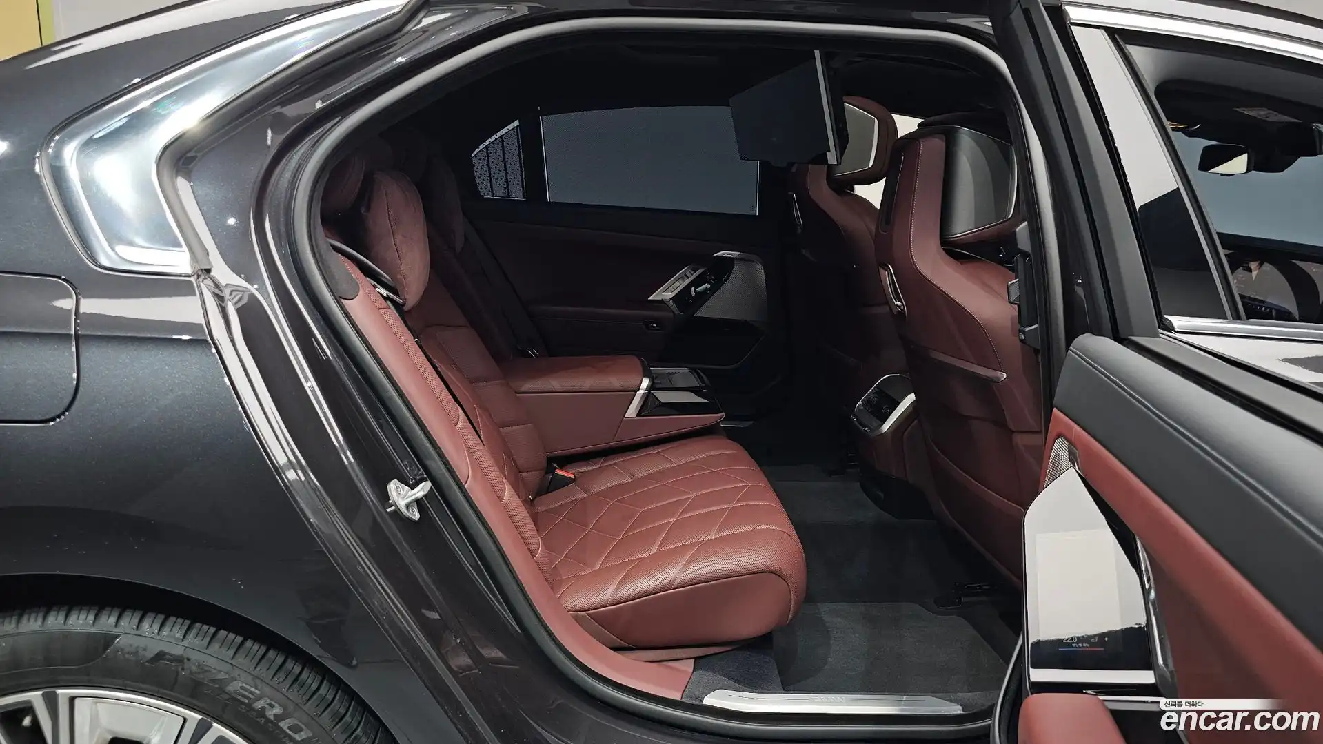 7-Series BMW 2023.5-OPTION-016
