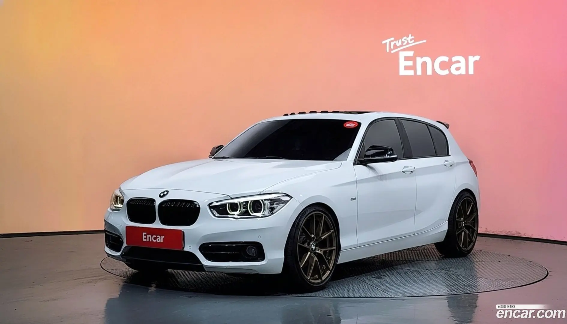 Main__Slider__Photo:1-Series BMW 2015.10-0