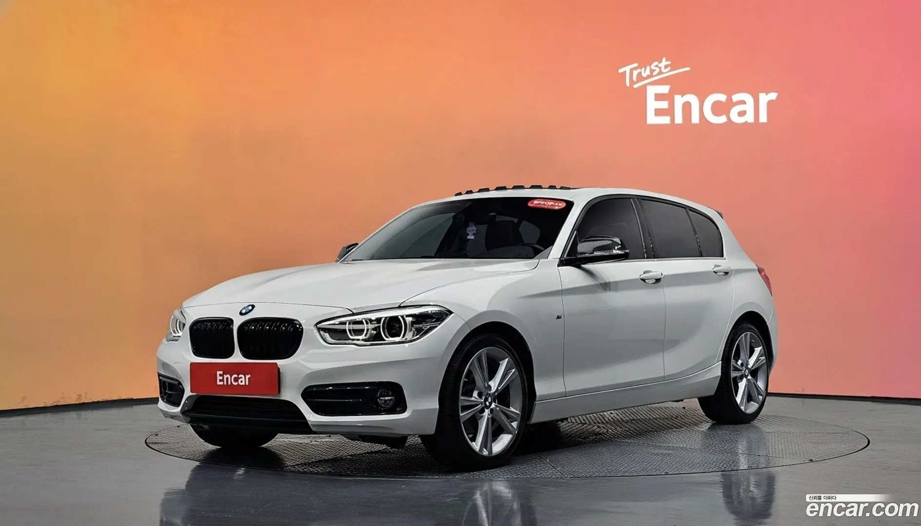 Main__Slider__Photo:1-Series BMW 2019.6-0