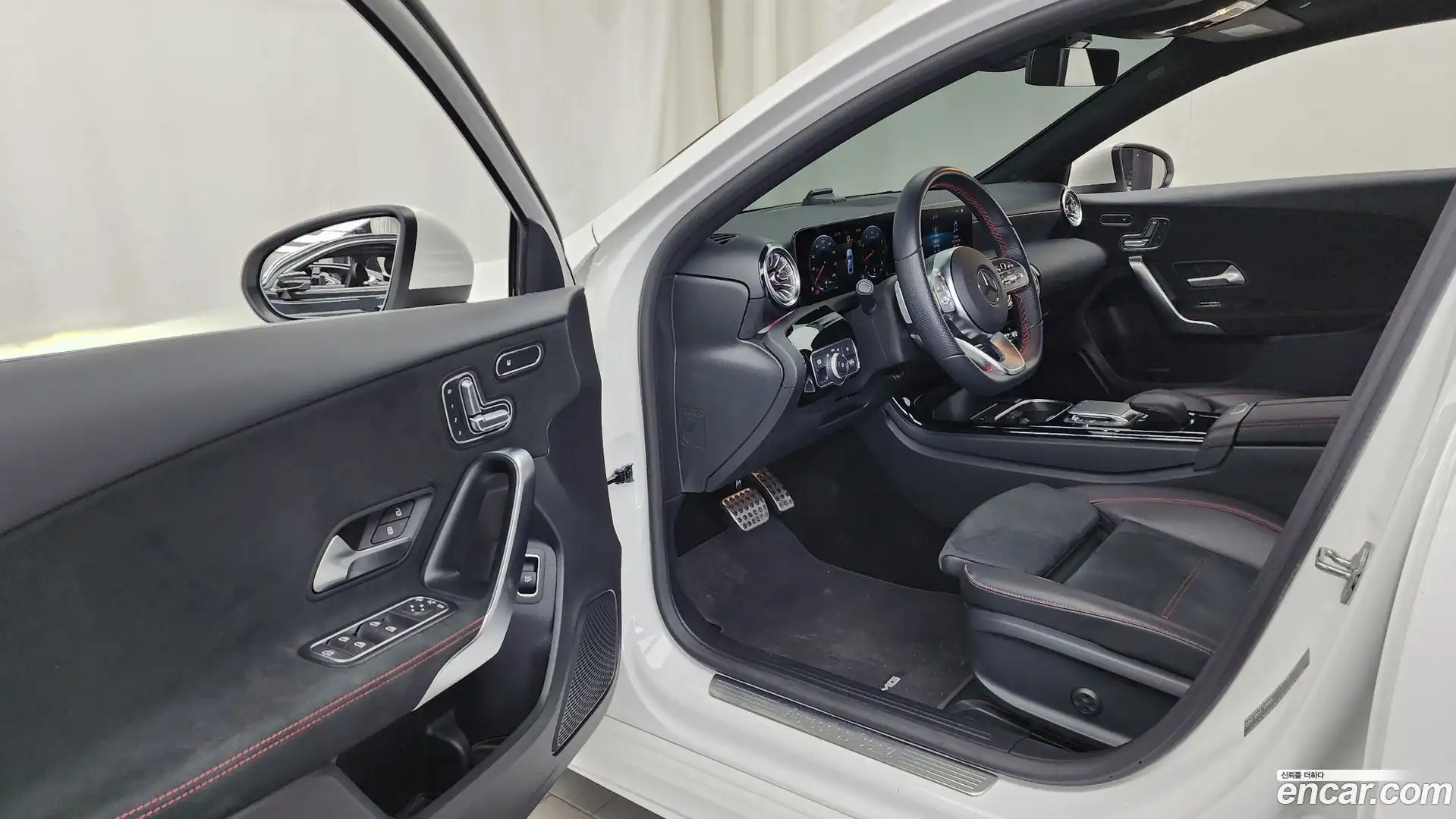 A-Class Mercedes-Benz 2022.1-INNER-010