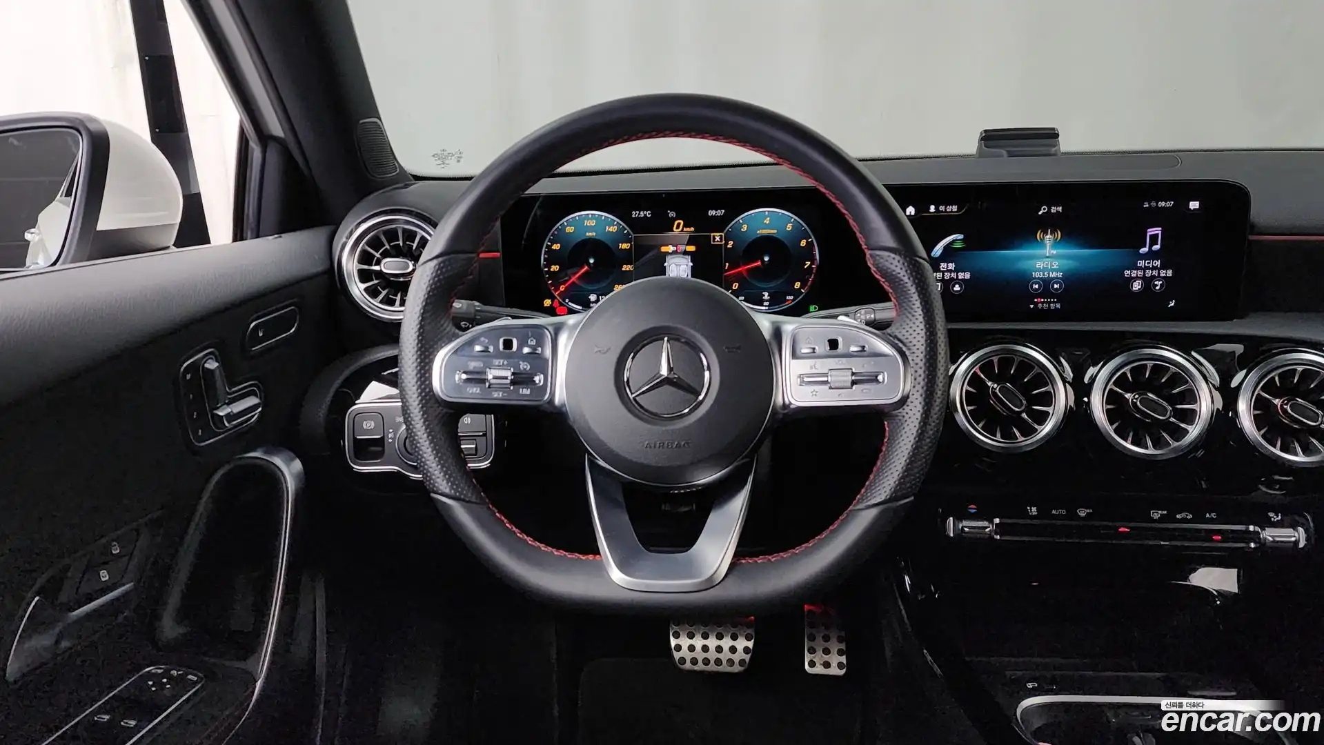 A-Class Mercedes-Benz 2022.1-OPTION-017
