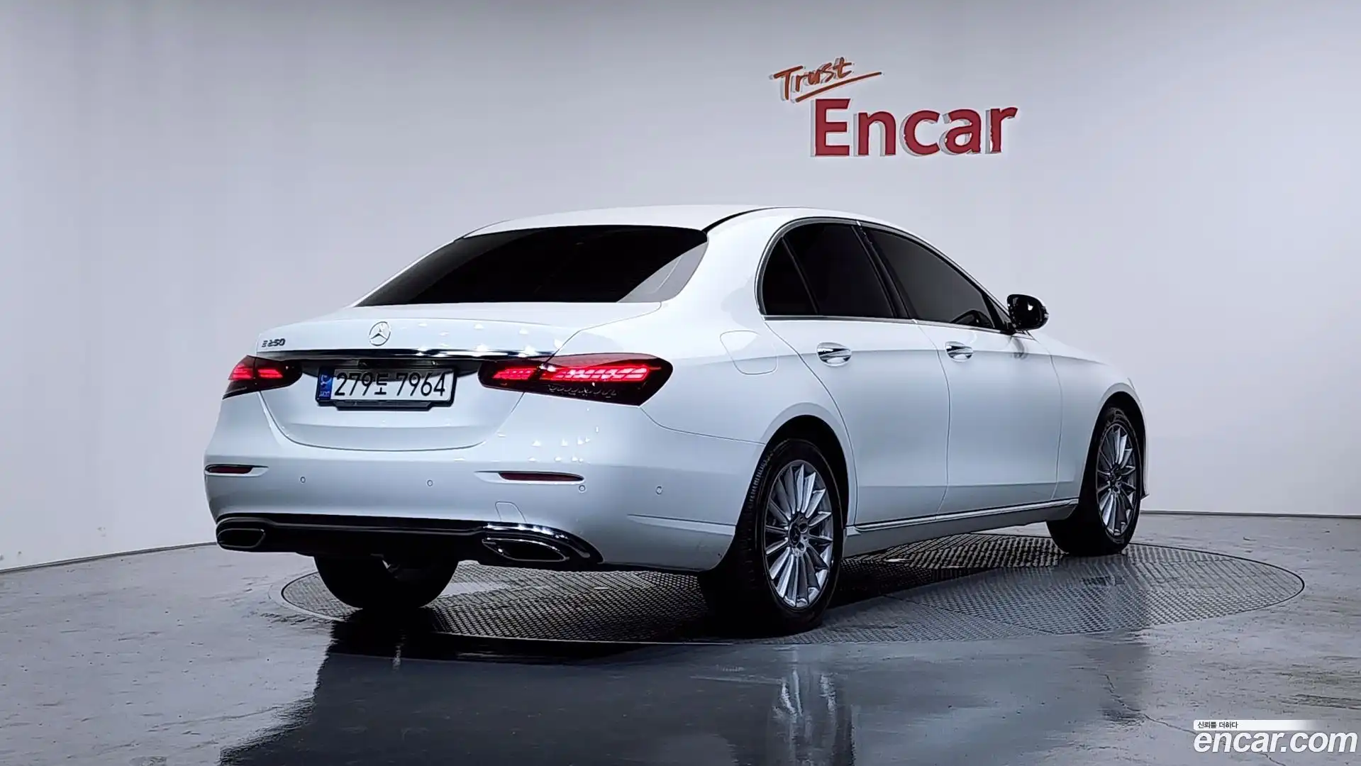 E-Class Mercedes-Benz 2021.6-OUTER-002