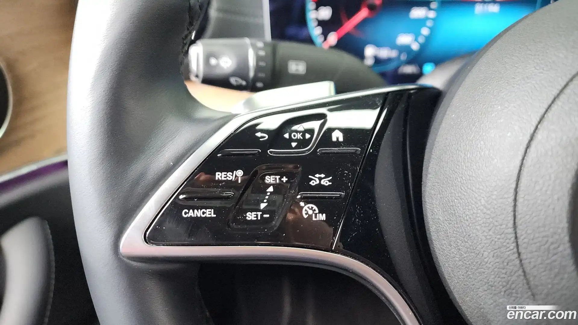 E-Class Mercedes-Benz 2021.6-OPTION-020
