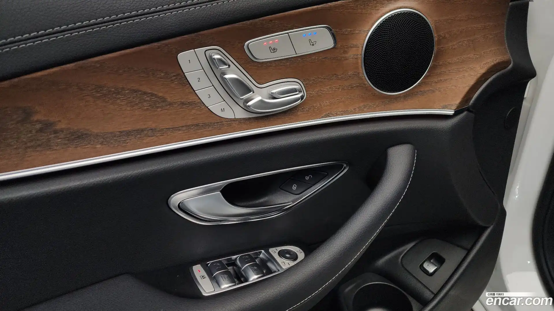 E-Class Mercedes-Benz 2021.6-OPTION-040