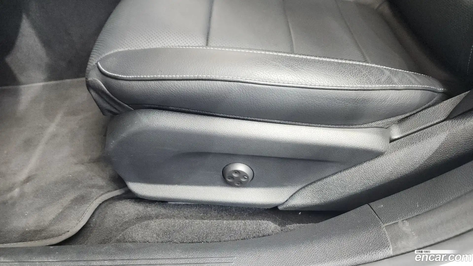 E-Class Mercedes-Benz 2021.6-OPTION-044