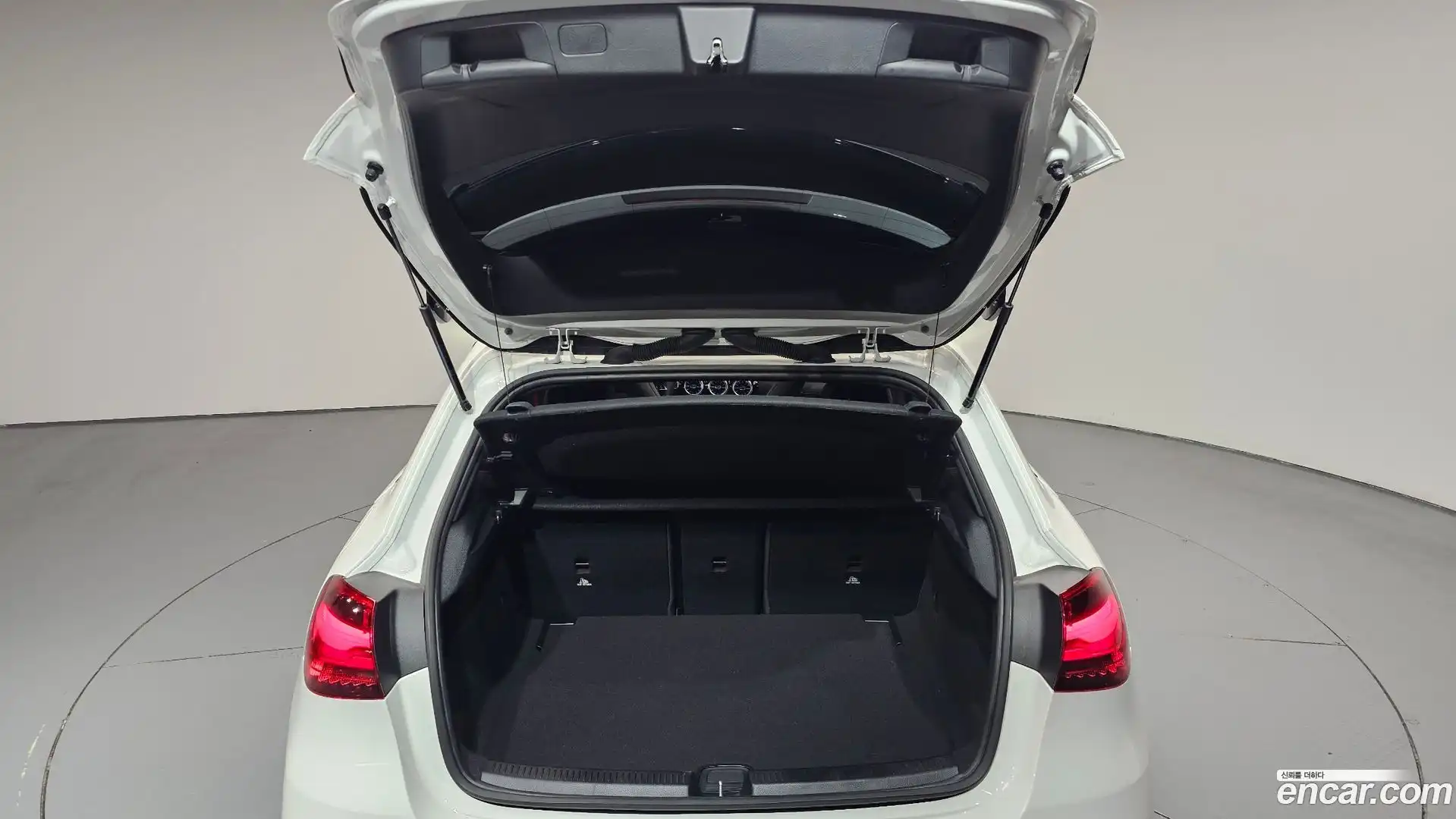 A-Class Mercedes-Benz 2025.2-OPTION-043