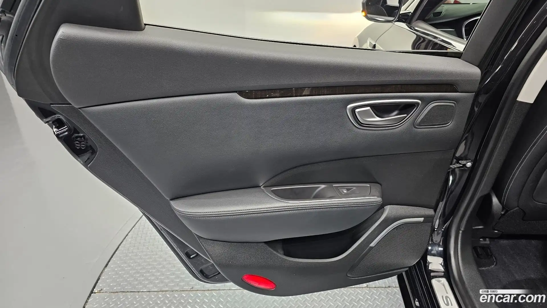 SM6 Renault Korea 2018.7-INNER-035