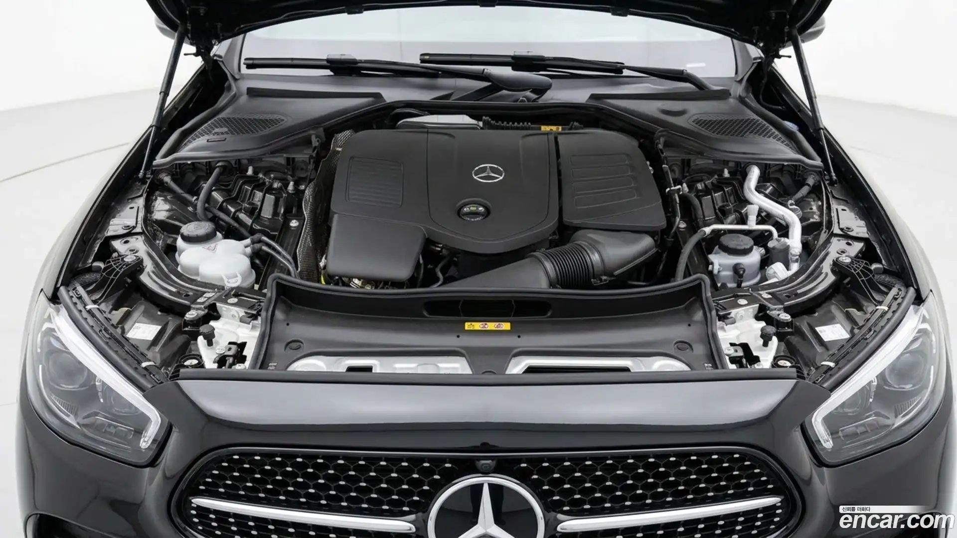 E-Class Mercedes-Benz 2025.5-OUTER-006