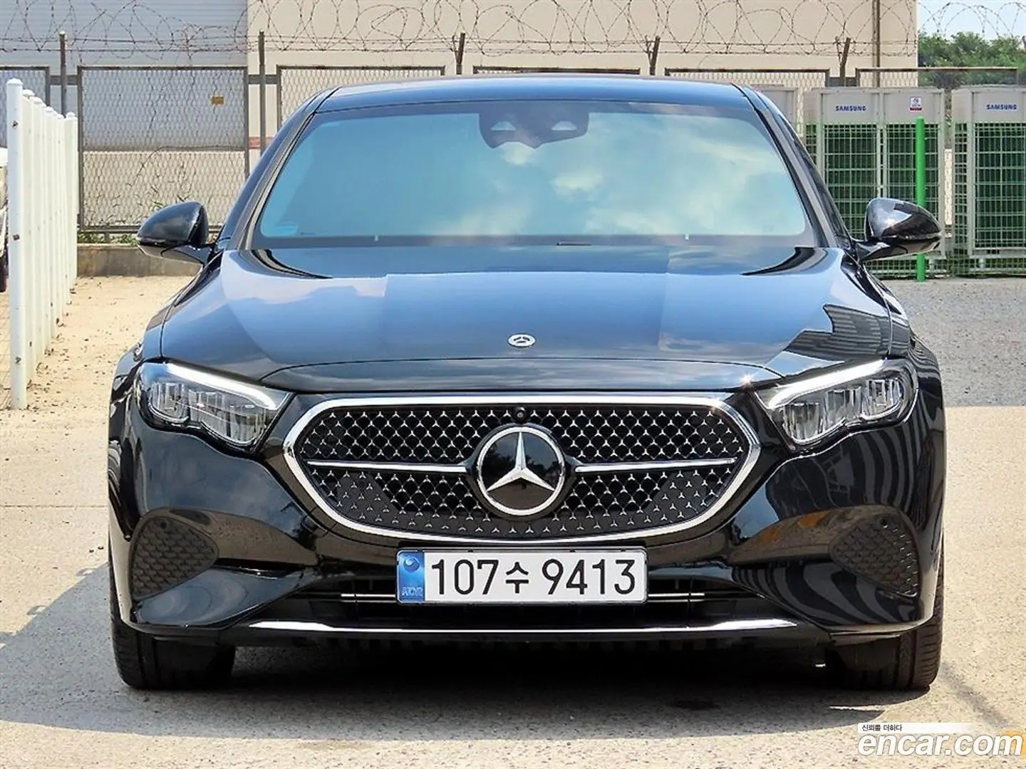 Main__Slider__Photo:E-Class Mercedes-Benz 2025.9-0