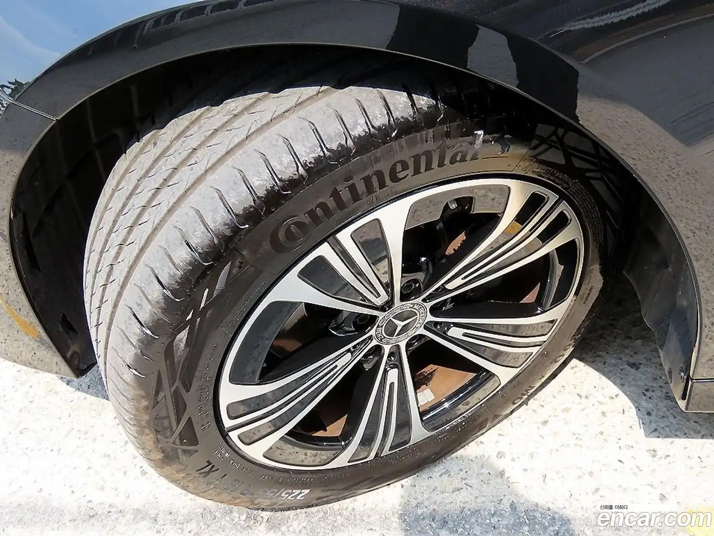 E-Class Mercedes-Benz 2025.9-OPTION-024