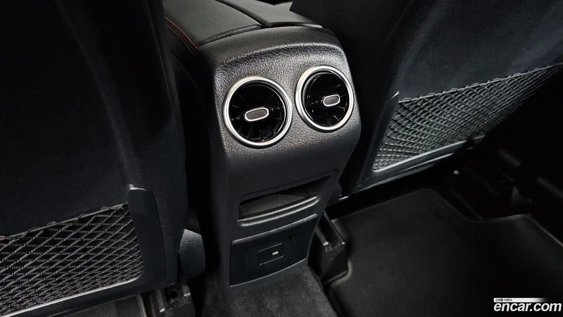 GLB-Class Mercedes-Benz 2022.6-OPTION-046
