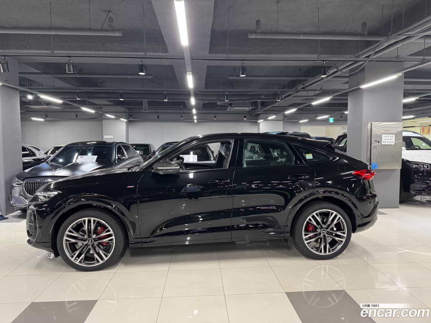 Q5 Audi 2025.11-OUTER-002