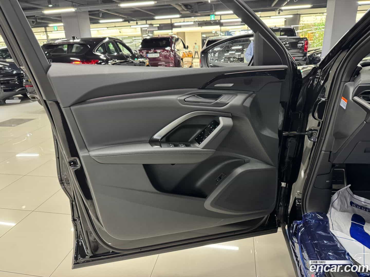 Q5 Audi 2025.11-OUTER-005