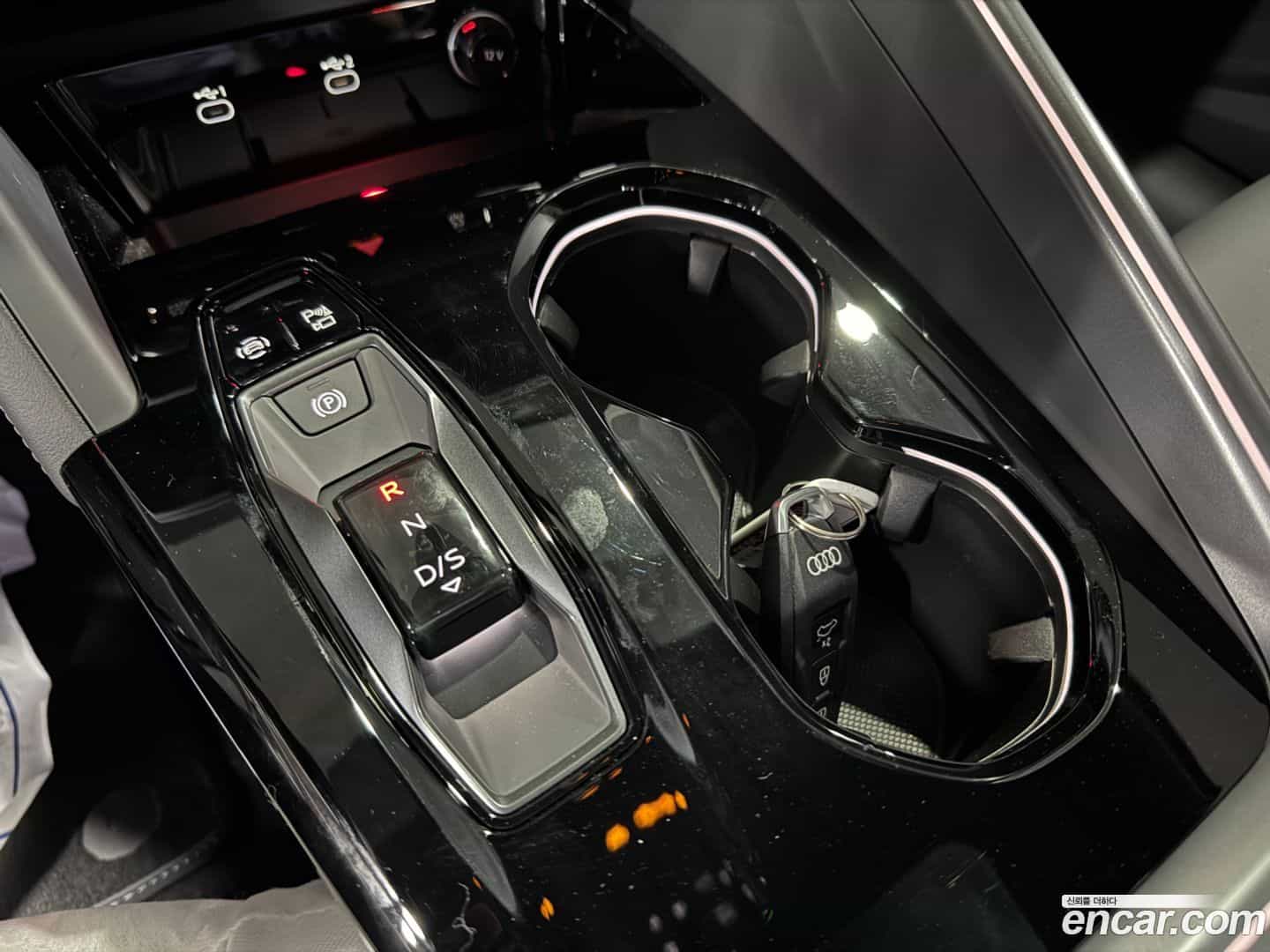 Q5 Audi 2025.11-INNER-010