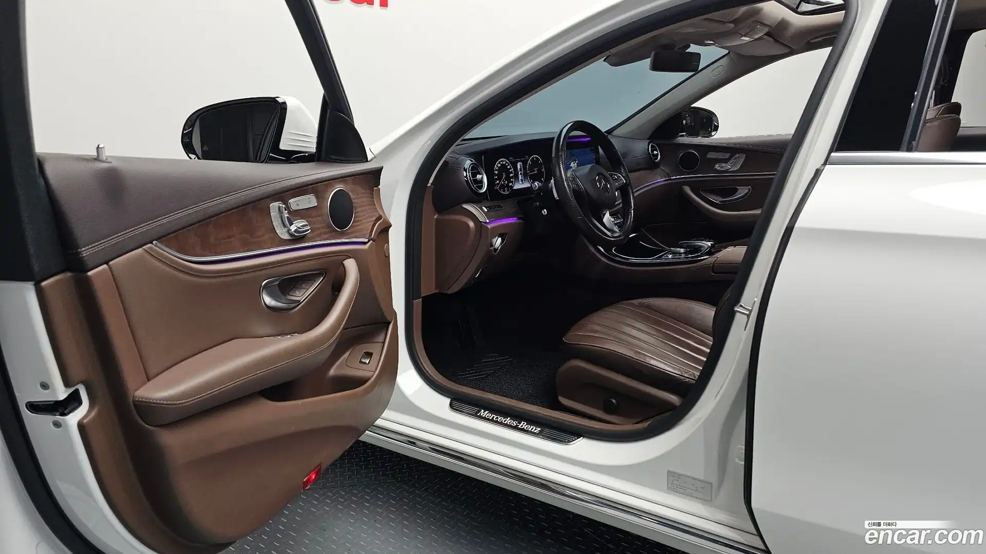 E-Class Mercedes-Benz 2017.2-INNER-010