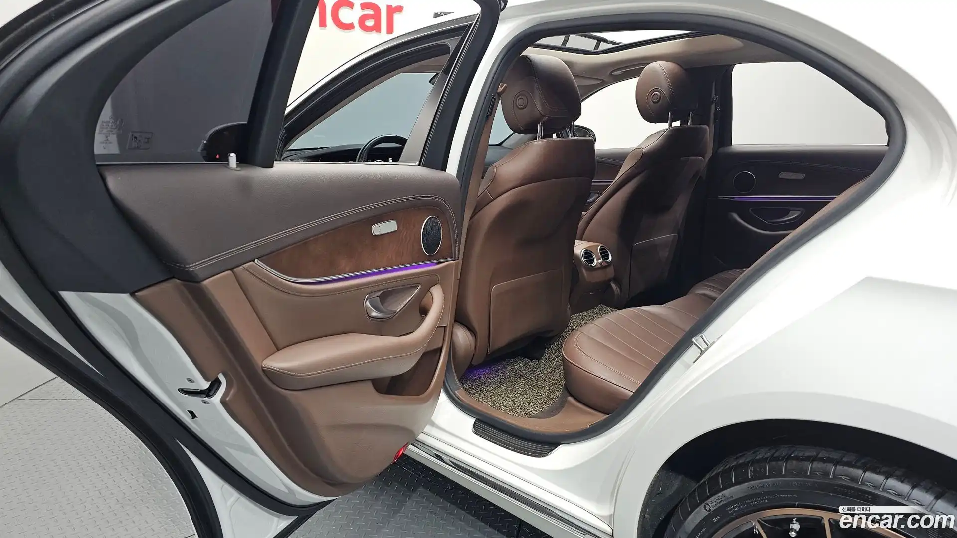 E-Class Mercedes-Benz 2017.2-OPTION-016