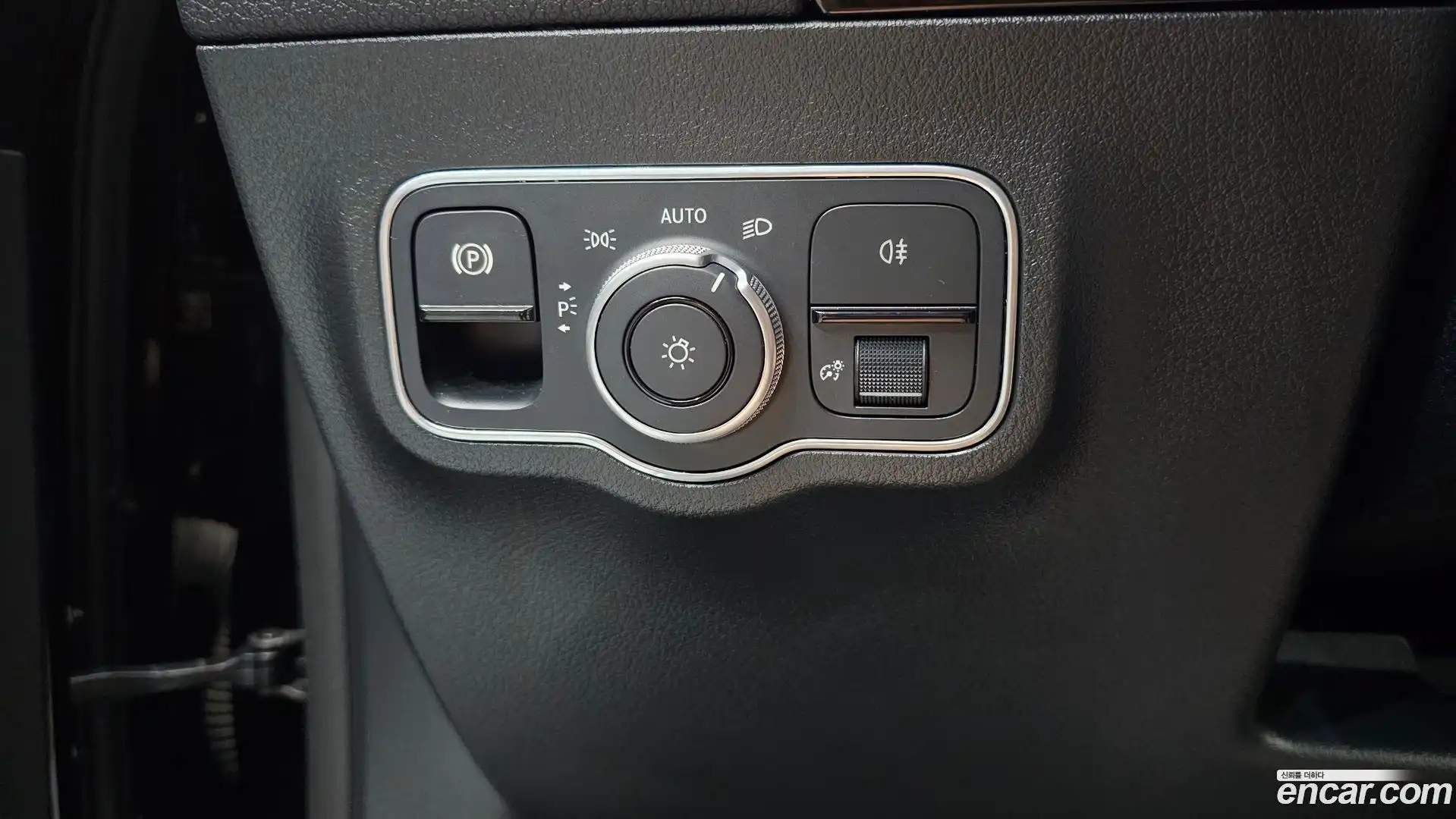 GLA-Class Mercedes-Benz 2023.1-OPTION-021